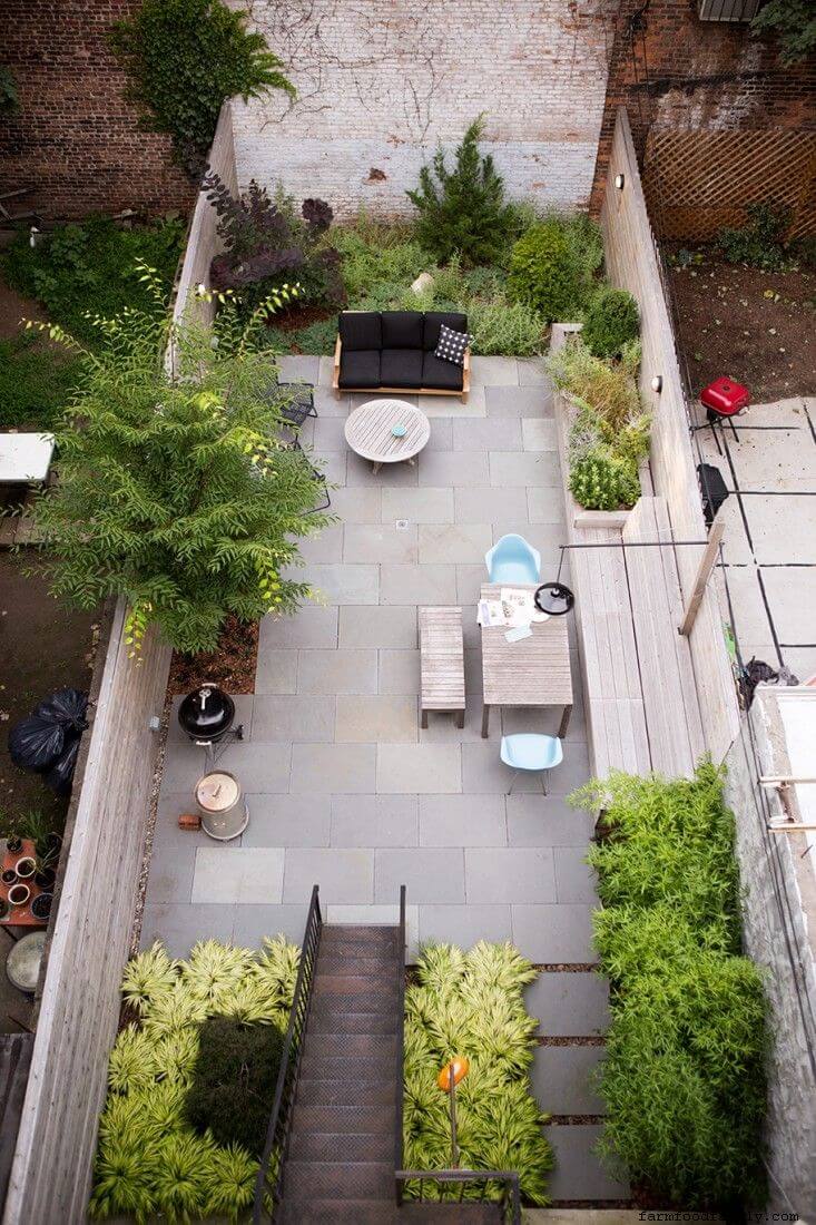 25+ Small Townhouse Backyard Ideas (Deck, Privacy) with Pictures 2023
