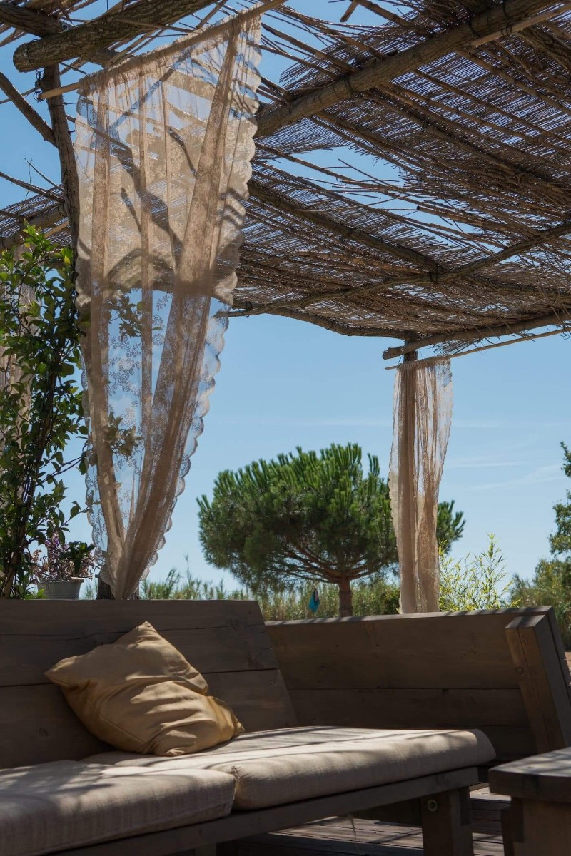 Bring the Natural Feel Using Reed Grass