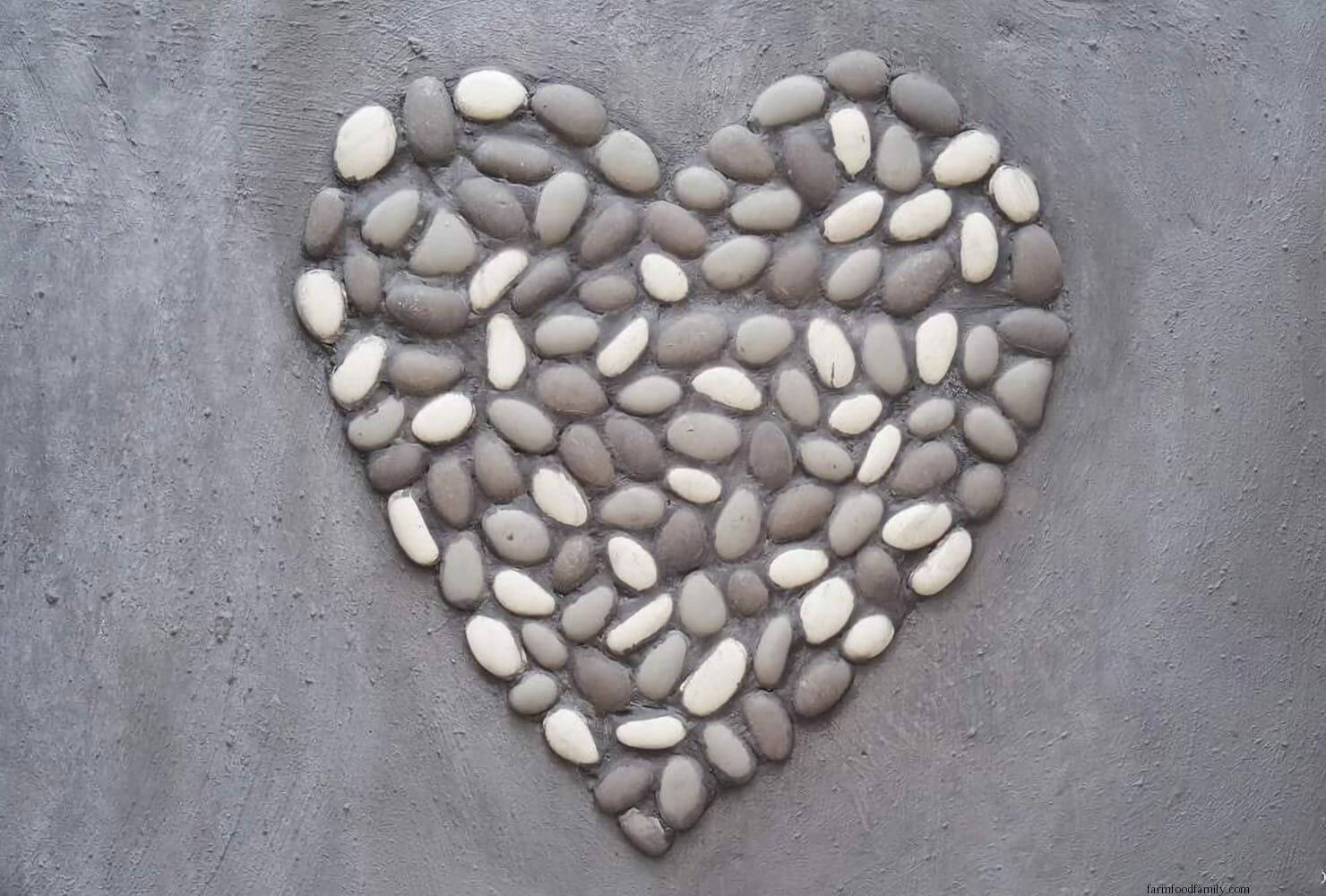 Try Stone Heart Décor