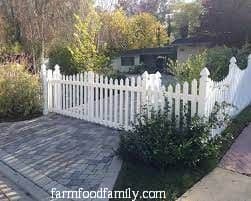 21 bi folding picket fence driveway gate ideas