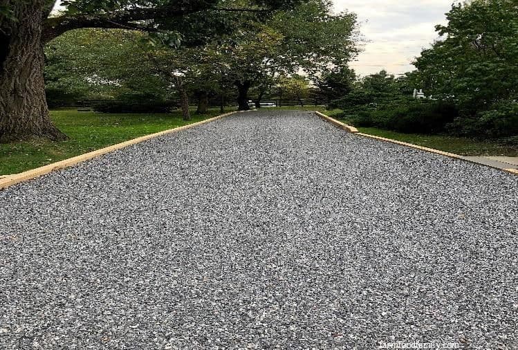 6 wood gravel driveway edging ideas