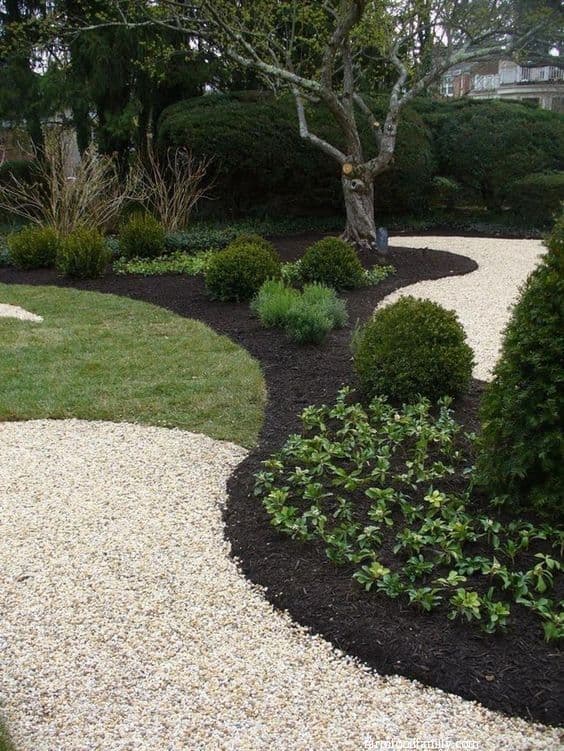 18 landscaping ideas with mulch and rocks