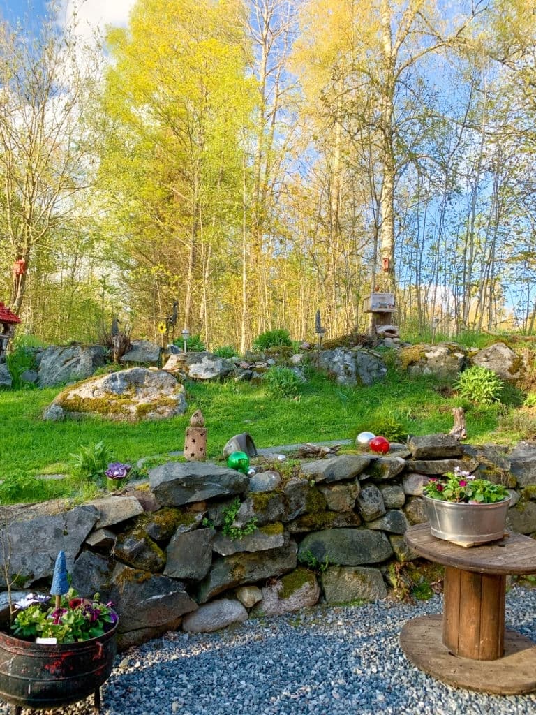 1 backyard oasis ideas with stone wall