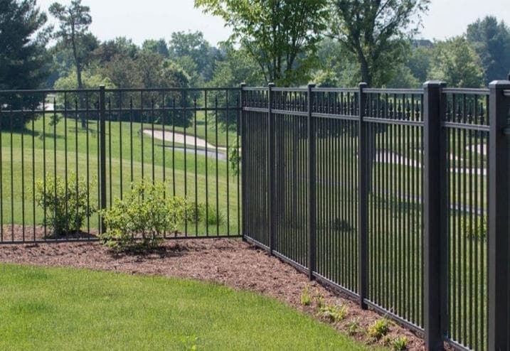8 dog fence ideas 1