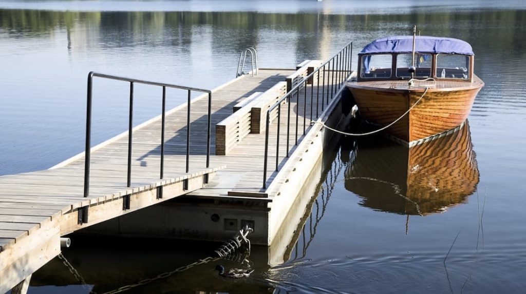 21 floating deck ideas designs 1