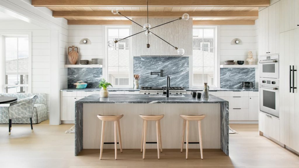 23 kitchen backsplash ideas for white cabinets