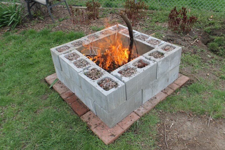 Diy Backyard Fire Pit Ideas, Curved Cinder Blocks For Fire Pit