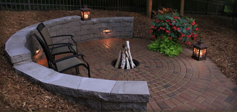 Diy Backyard Fire Pit Ideas, How To Level A Fire Pit Area On Slope