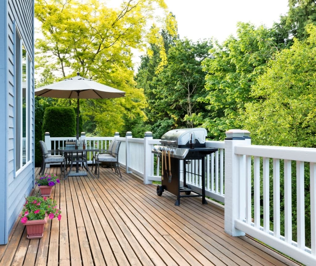 deck need railing