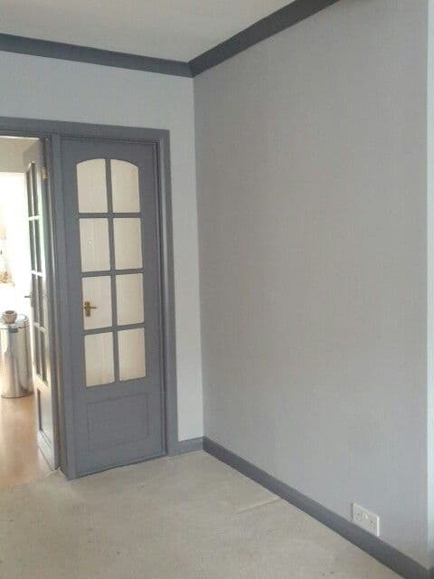 13 gray trim goes with gray walls