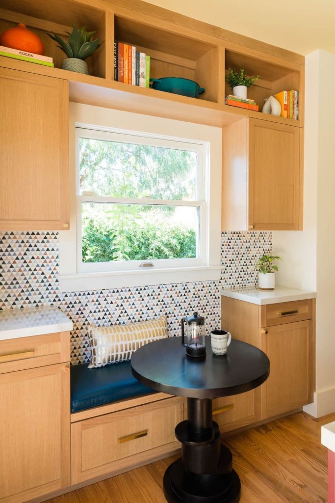18 tiny triangles kitchen backsplash with oak cabinets 1