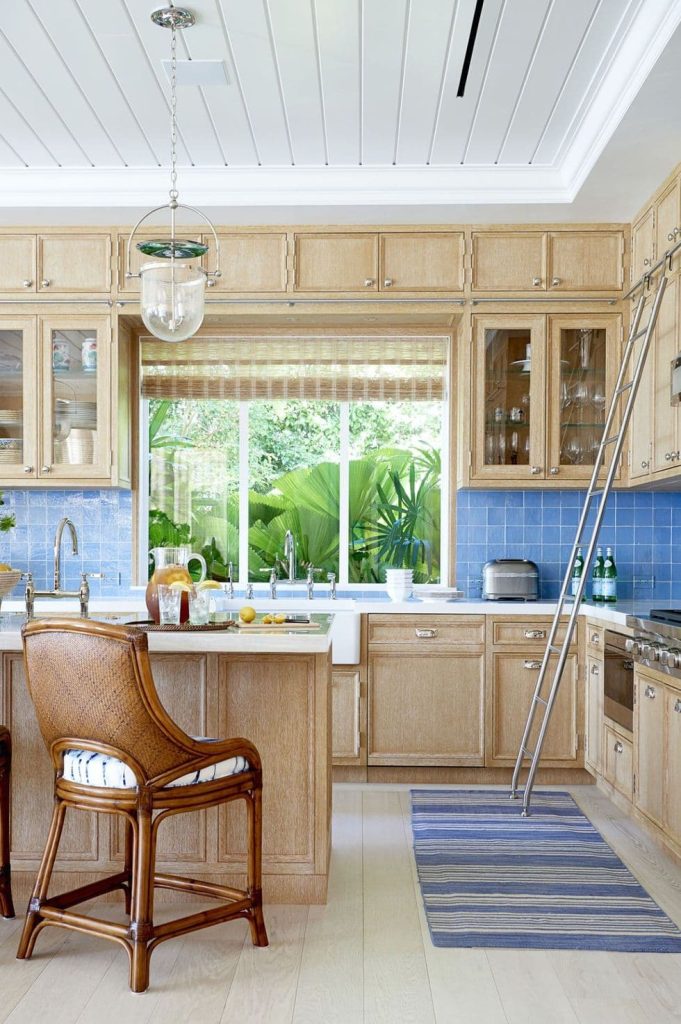 20 beach style kitchen backsplash with oak cabinets 1