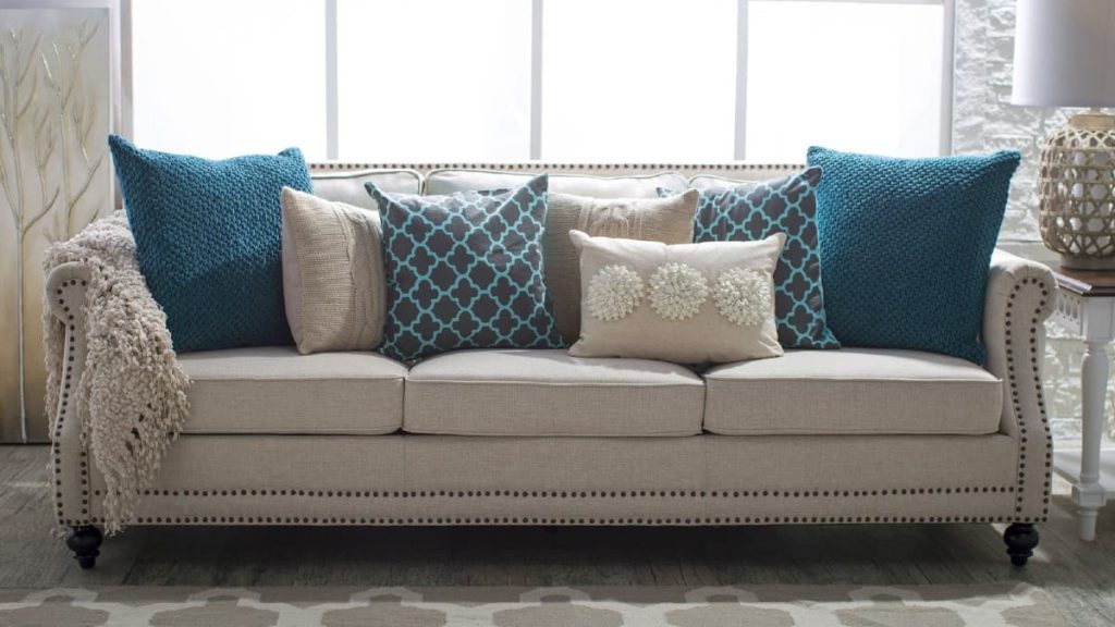 Pillows Go With A Beige Sofa, What Colour Goes Well With Beige Sofa