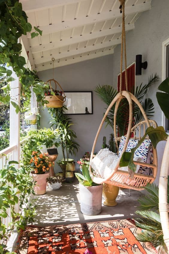 13 small front porch ideas on a budget