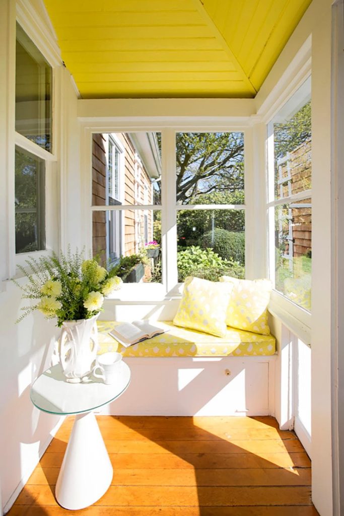 22 small front porch ideas on a budget