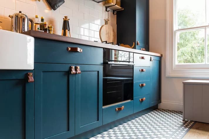 10 kitchen cabinet hardware ideas