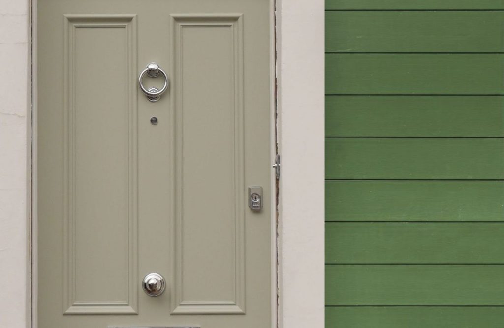 15 front door colors for green house