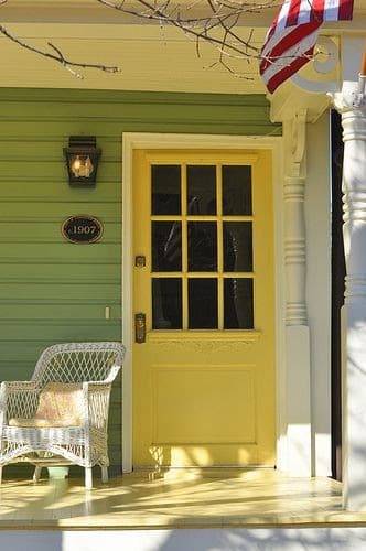 21 front door colors for green house