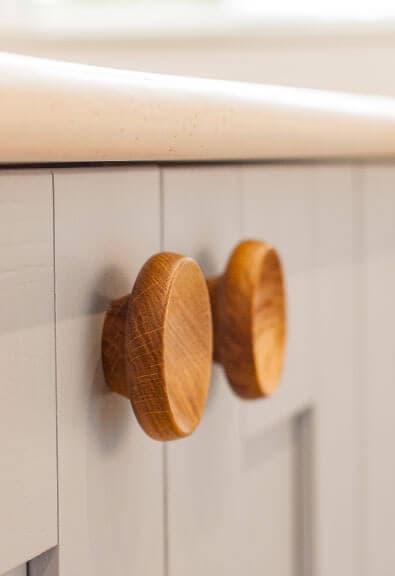 25 kitchen cabinet hardware ideas