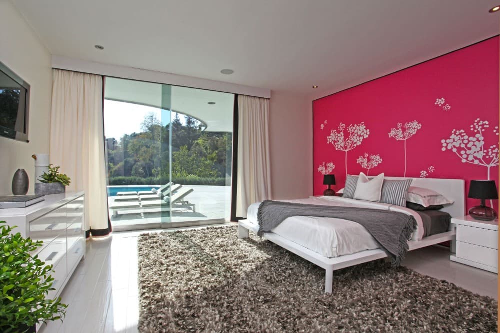 11 pink accent wall go with gray walls