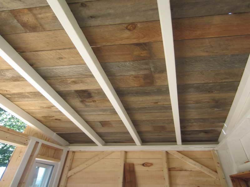 11 wooden plank ceiling