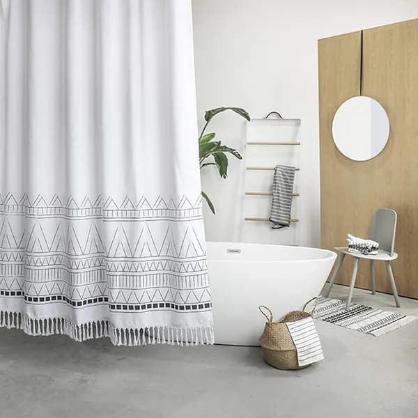 35 Best Bathroom Shower Curtain Ideas, Best Curtain Fabric For Bathroom Walls