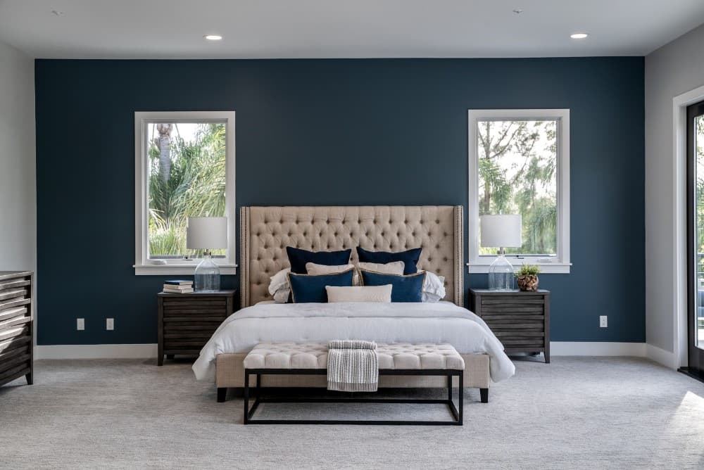 2 blue accent wall go with gray walls