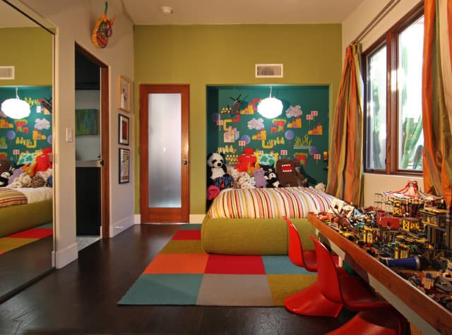 20 orange curtains with green walls 1