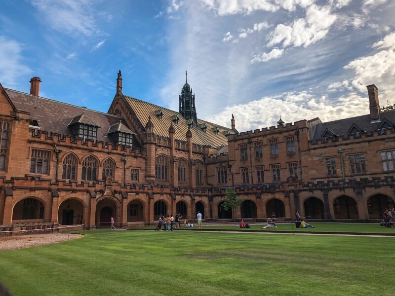 25 colleges that look like hogwarts