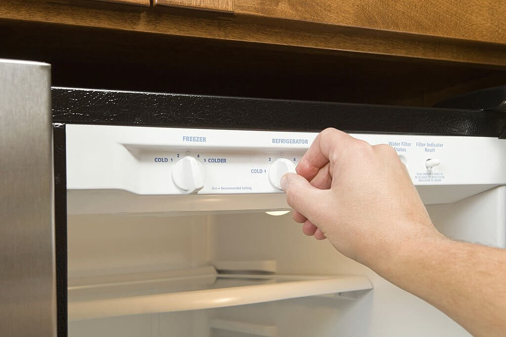 adjusting new refrigerator thermostat control