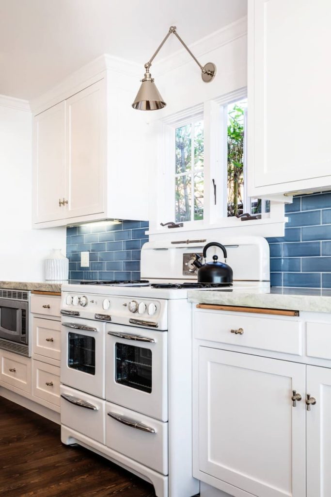 white cabinets with white appliances