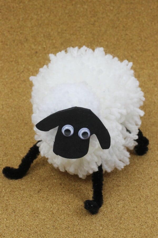 20 Awesome DIY Pom-Pom Crafts and Ideas You Will Love