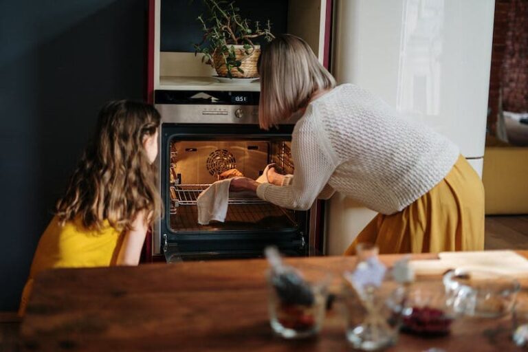 How to Keep Your Kitchen Smelling Fresh