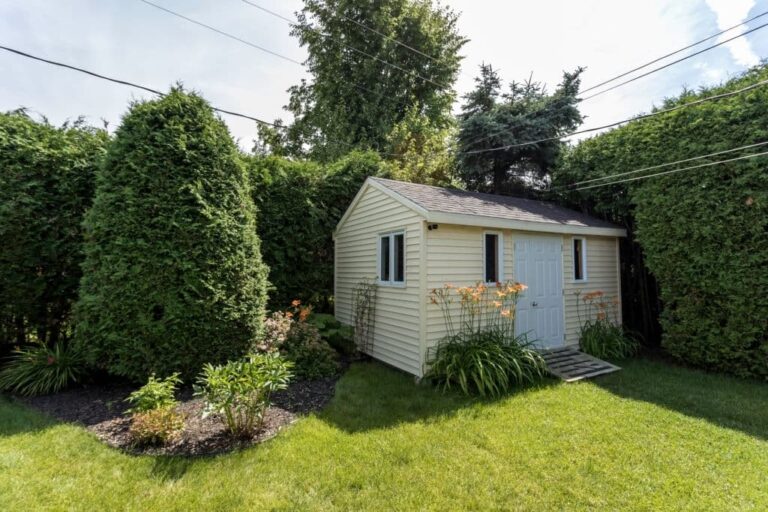 Constructing Your Dream Home, Bit by Bit: 4 Tips for Backyard Remodels