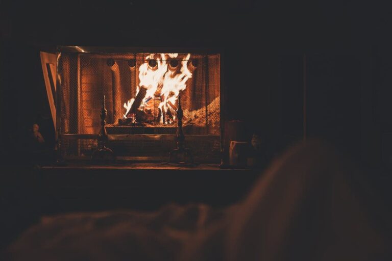 How To Pick A Fireplace According To Your Living Room Design