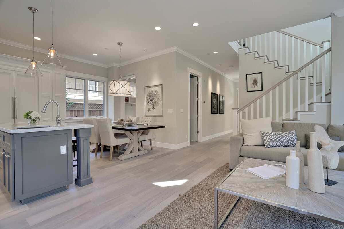 Monochrome small living room