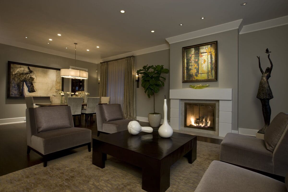 Using different lighting layers for small living rooms. 