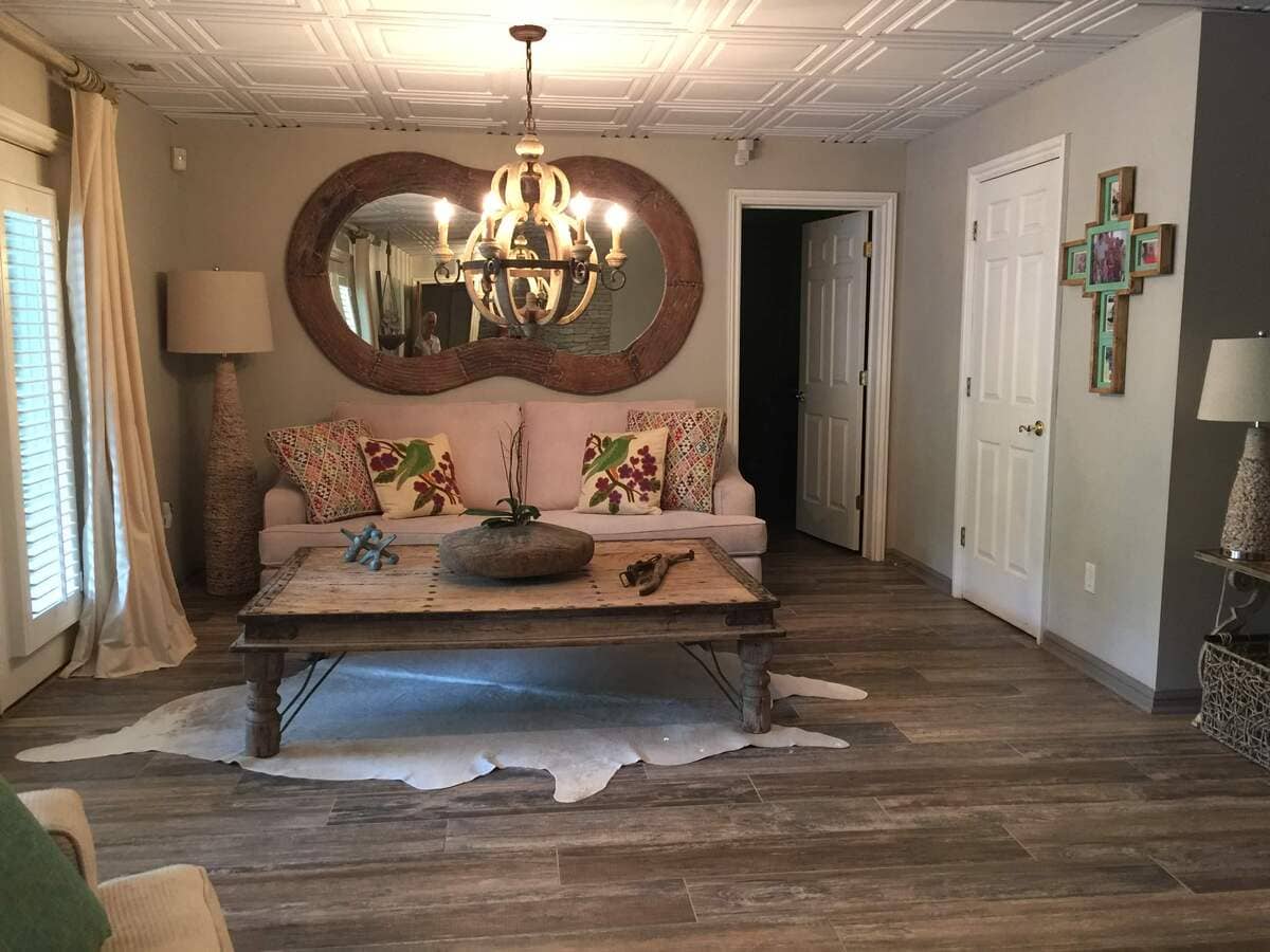 Power of mirrors in small living rooms. 