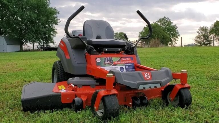 Choosing The Right Mower For Your Landscaping Needs